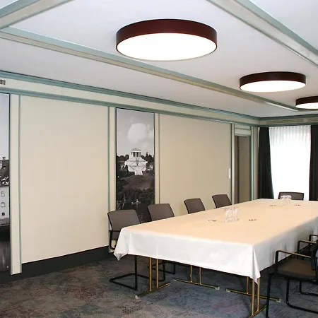 Avia 4* レーゲンスブルク