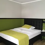 Avia Otel 4*
